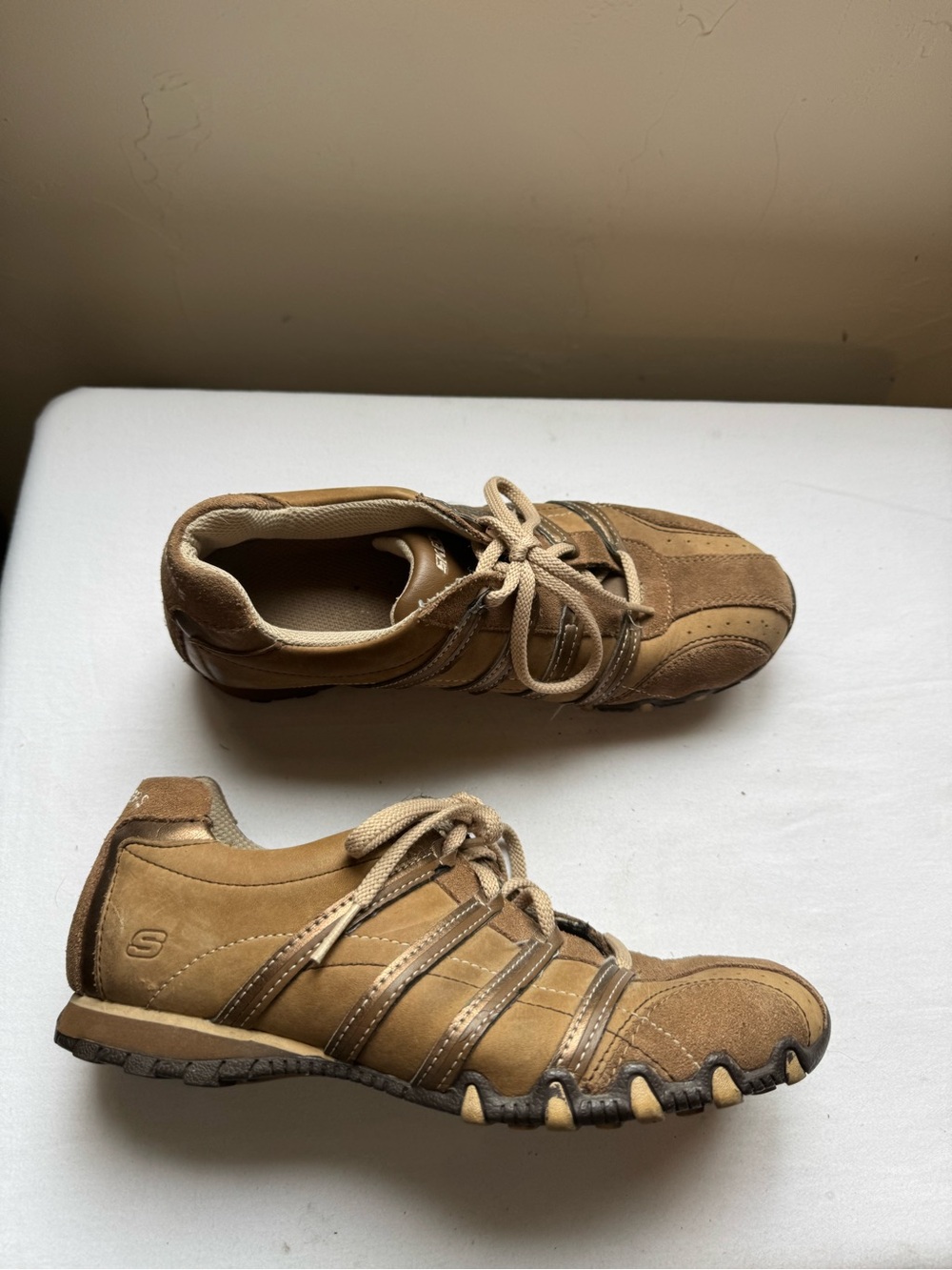 Skechers Originals Bikers Shoes in Brown Leather and Suede. Size 6.5